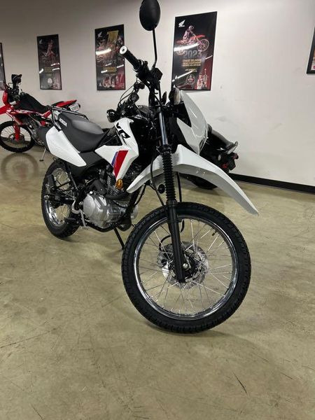 New 2025 Honda XR150L Image 1