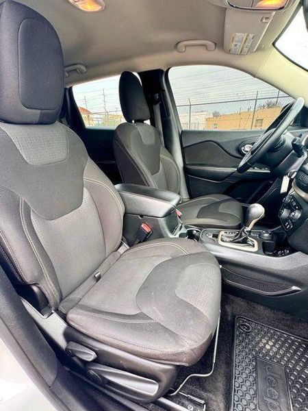 Used 2015 Jeep Cherokee LatitudeImage 13