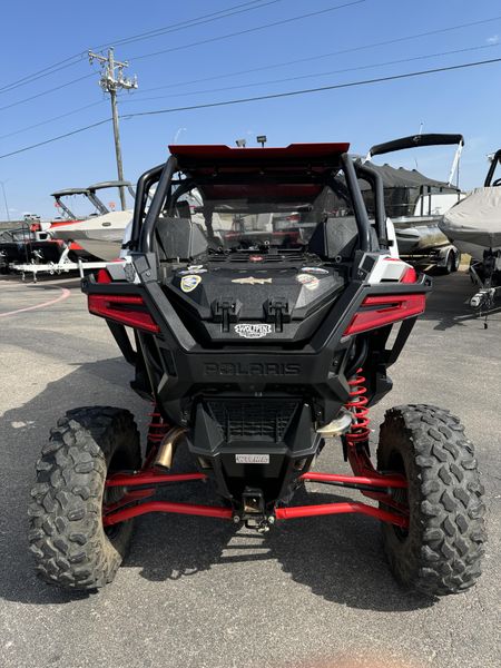 2021 POLARIS RZR PRO XP4 ULTIMATE  WHITE LIGHTNING Family PowerSports (877) 886-1997 familypowersports.com 