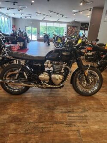 Used 2018 Triumph Bonneville T120/T120 BlackImage 1