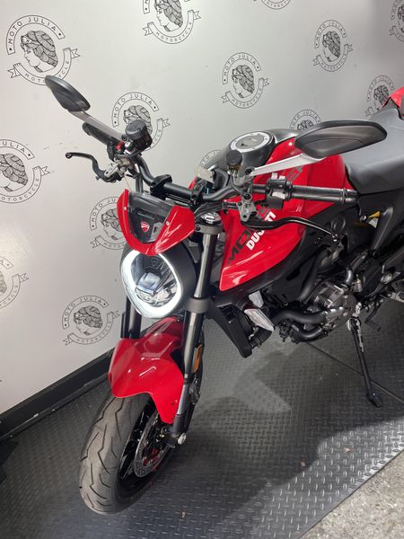 2024 Ducati MONSTER PLUS