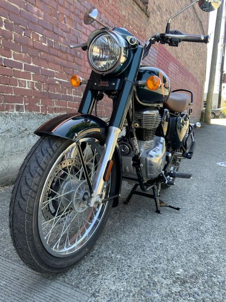 New 2024 Royal Enfield CLASSIC 350 HALCYON GREEN 