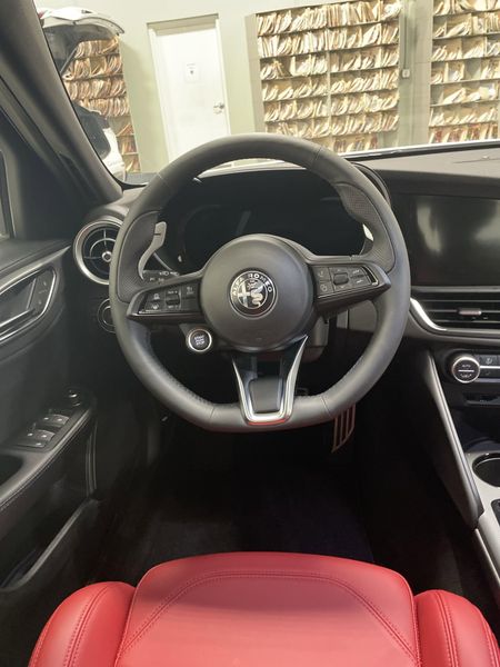 New 2025 Alfa Romeo Giulia AwdImage 12