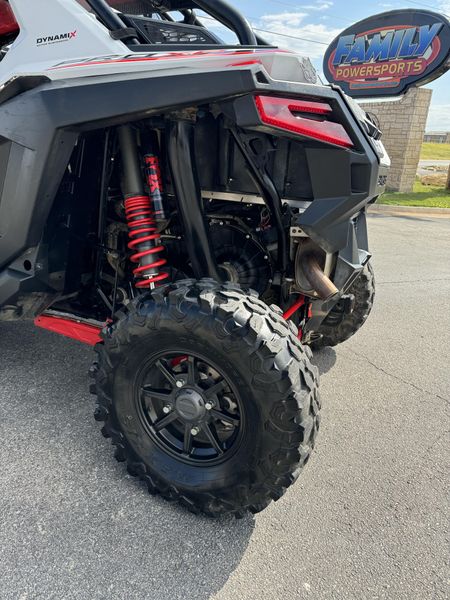 2021 POLARIS RZR PRO XP4 ULTIMATE  WHITE LIGHTNING Family PowerSports (877) 886-1997 familypowersports.com 