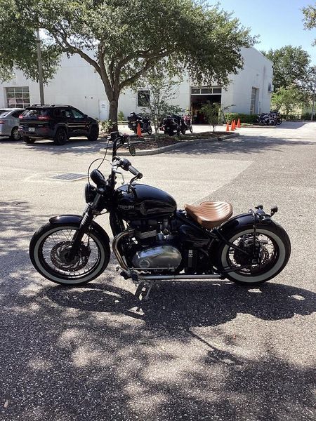 2018 Triumph Bonneville Bobber Base 