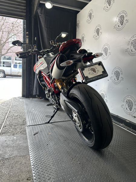 2024 Ducati HYPERMOTARD SP