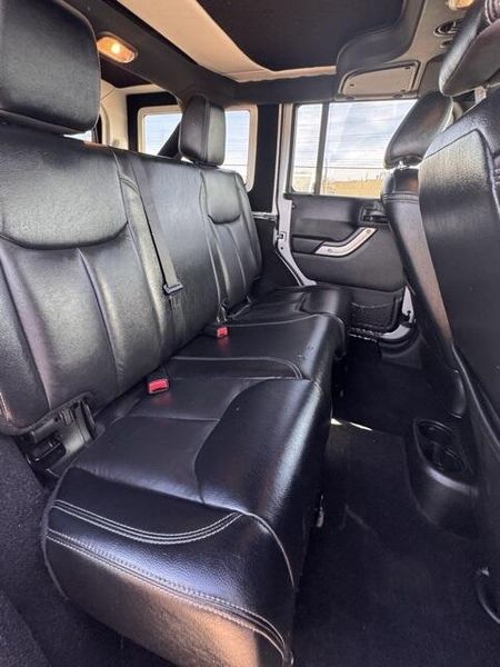 Used 2016 Jeep Wrangler Unlimited SaharaImage 15