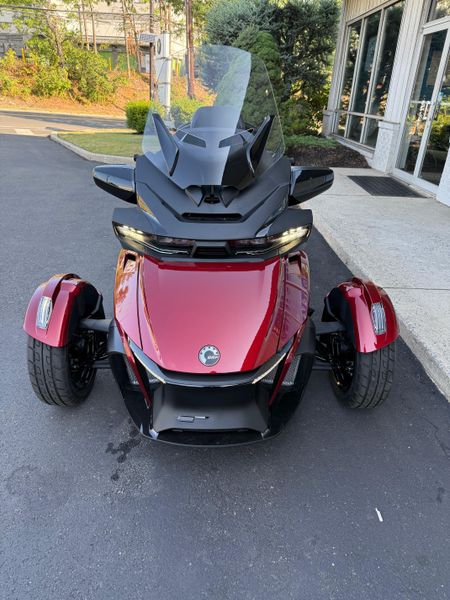 2025 Can-Am SpyderImage 3