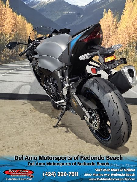 2025 Kawasaki NINJA ZX-6R ABS Image 4