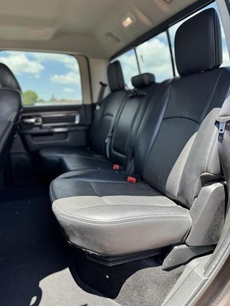 2016 RAM 1500 LaramieImage 11