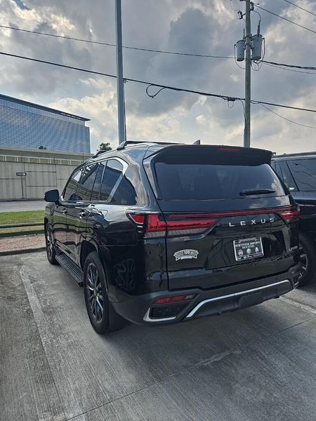 2022 Lexus LX 600 F SPORTImage 4