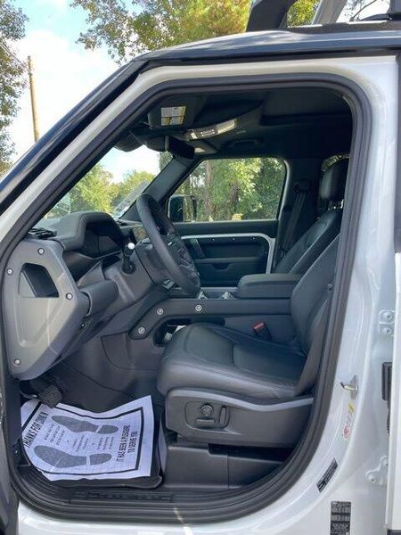 2025 Land Rover Defender S