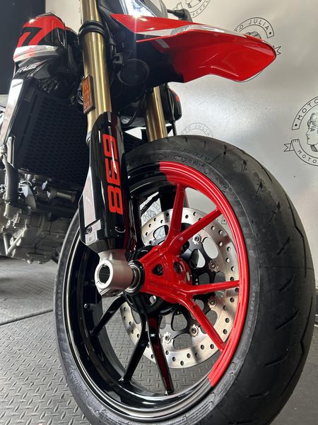 2025 Ducati HYPERMOTARD 698 RVE