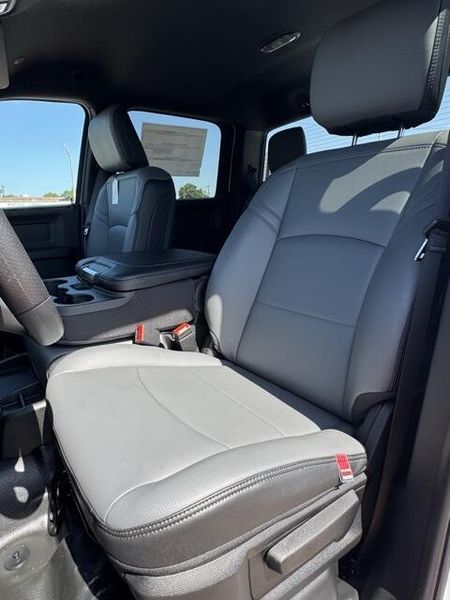 New 2025 RAM 3500 Tradesman Crew Cab 4x4 8