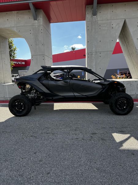 2025 Can-Am MAVERICK R MAX X RS WITH SMART-SHOX 999T DCT Image 2