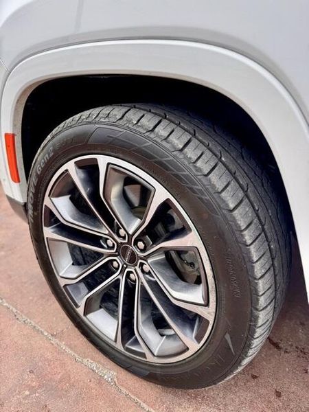 2022 Jeep Grand Wagoneer Series IIIImage 24