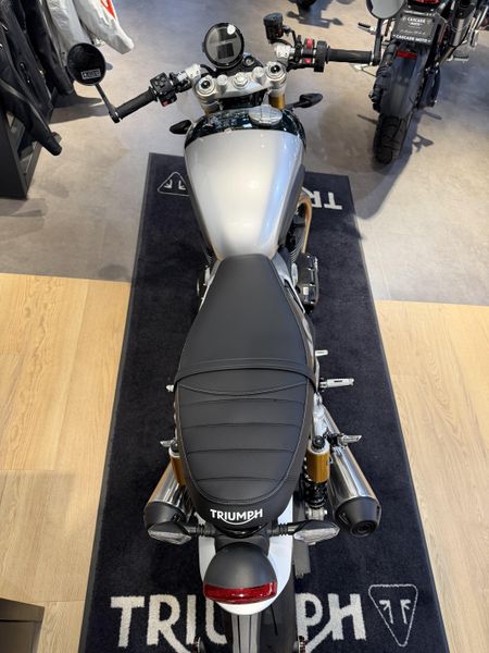 New 2027 Triumph Speed Twin 1200 Cafe Racer 