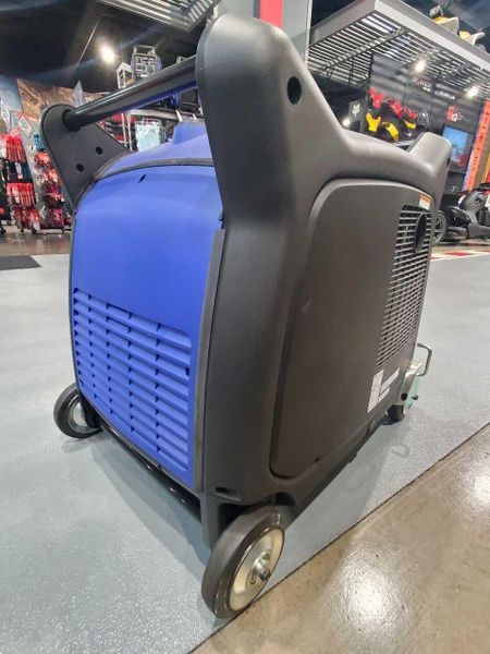 2023 Yamaha EF45ISEZ  in a TEAM YAMAHA BLUE exterior color. Del Amo Motorsports of Orange County (949) 416-2102 delamomotorsports.com 