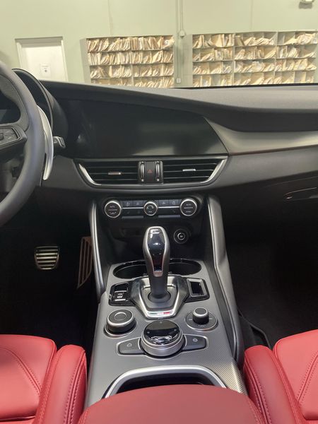 New 2025 Alfa Romeo Giulia AwdImage 14