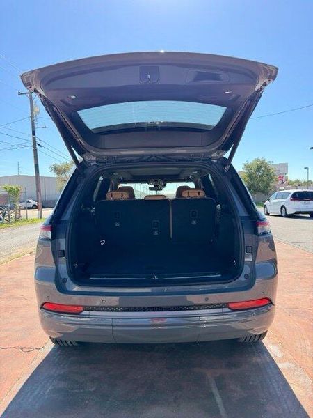 New 2027 Jeep Grand Cherokee Summit 4x4Image 7
