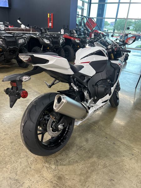 New 2026 Honda CBR 1000RR ABS Image 3