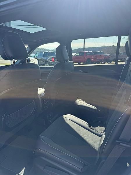 New 2025 Jeep Grand Cherokee L Altitude X 4x4Image 4