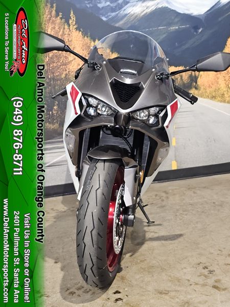 2025 Kawasaki NINJA ZX-6R ABSImage 3