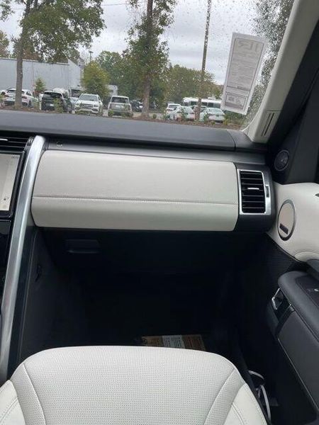Used 2025 Land Rover Discovery Dynamic SE