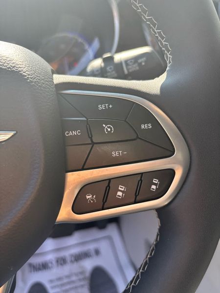 2023 Chrysler Pacifica Limited photo 11
