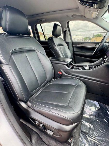 Used 2022 Jeep Grand Cherokee LimitedImage 14