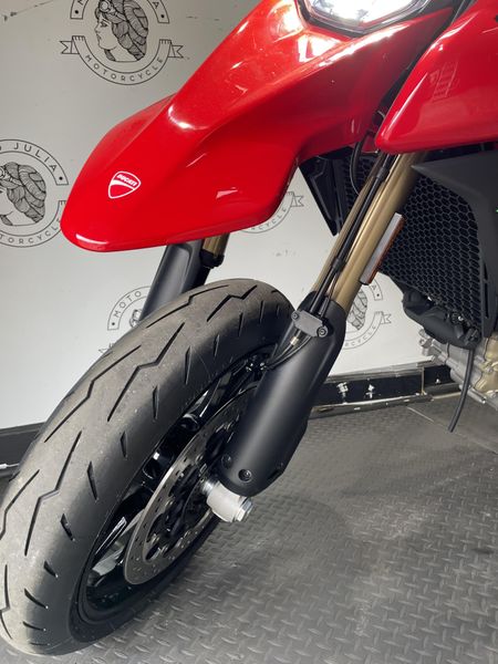 2025 Ducati HYPERMOTARD 698