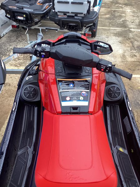 2024 Yamaha VX LIMITED TORCH RED AND BLACK Image 5