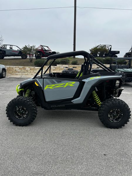 New 2025 Polaris RZR XP 1000 ULTIMATE Image 2