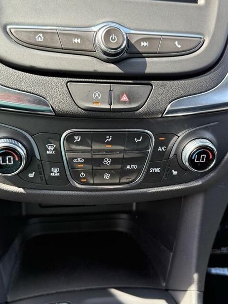 2024 Chevrolet Equinox LT photo 25