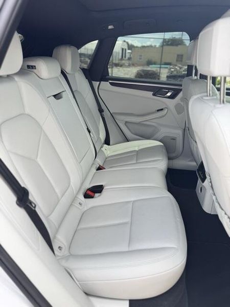 2022 Porsche Macan GTSImage 14