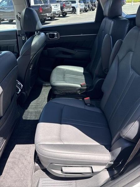 Used 2022 Kia Sorento SXImage 11