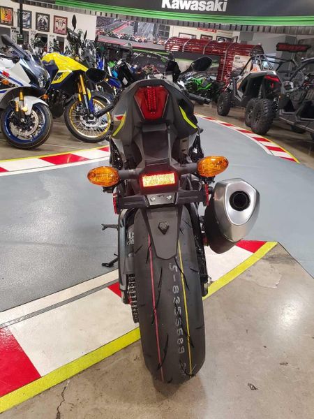 2023 Suzuki GSX-R1000R CA Image 5