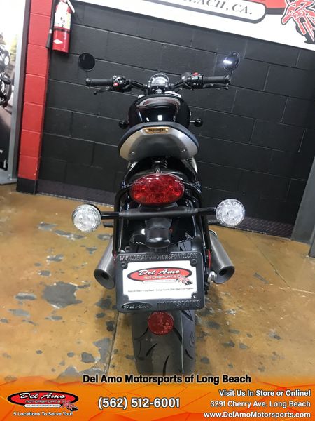 2024 Triumph BONNEVILLE BOBBER  in a JET BLACK/ASH GRAY exterior color. Del Amo Motorsports of Long Beach (562) 362-3160 delamomotorsports.com 