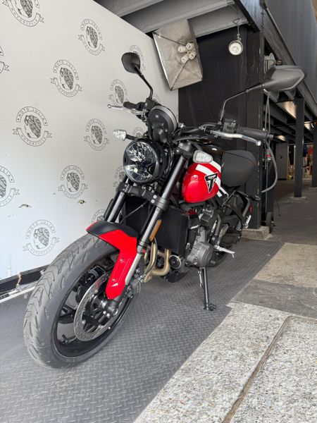 2025 Triumph TRIDENT 660 