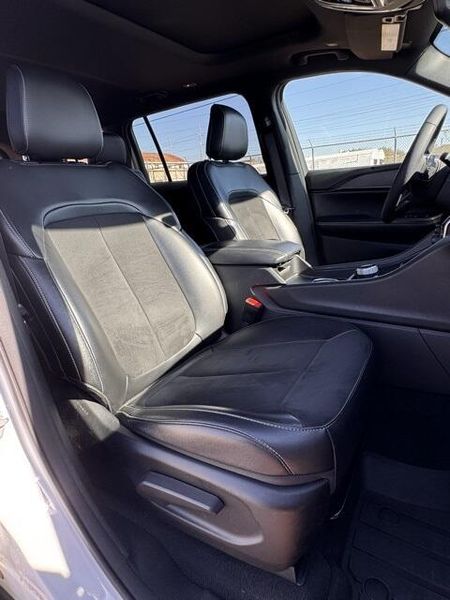 Used 2024 Jeep Grand Cherokee L Altitude XImage 15