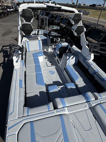 2025 MALIBU WAKESETTER 25 LSV Image 11