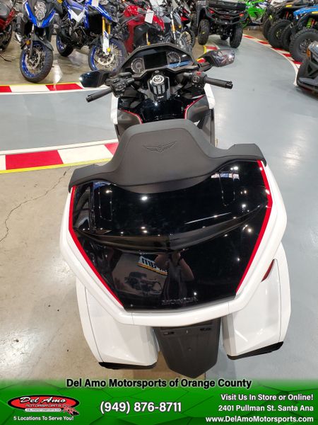 2024 Honda GOLDWING TOURImage 8