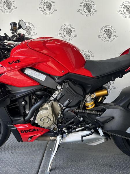 2024 Ducati STREETFIGHTER V4