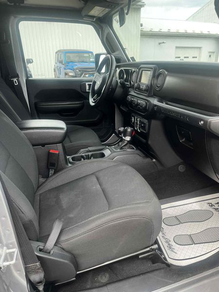 2018 Jeep Wrangler Unlimited Sport S photo 6
