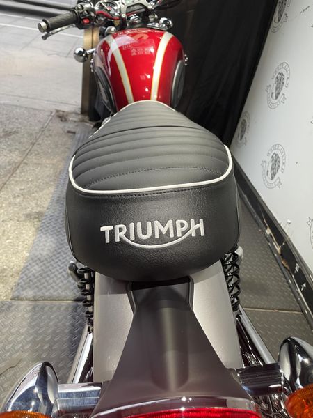 2025 Triumph BONNEVILLE T120 ELVIS EDITION