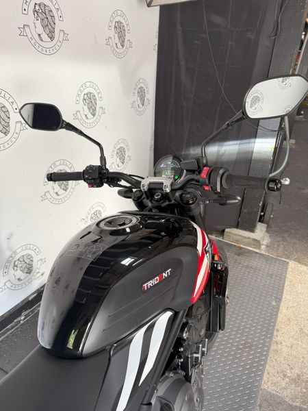 2025 Triumph TRIDENT 660 