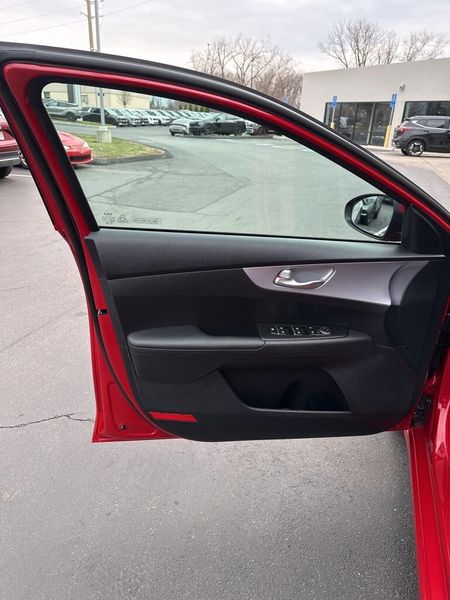 2024 Kia Forte LXSImage 15