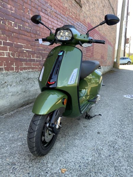 New 2027 Vespa SPRINT SPORT 150 
