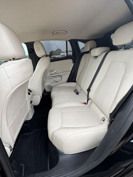 Used 2021 Mercedes-Benz GLA 250 250Image 12
