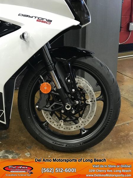 2025 Triumph DAYTONA 660 Image 11
